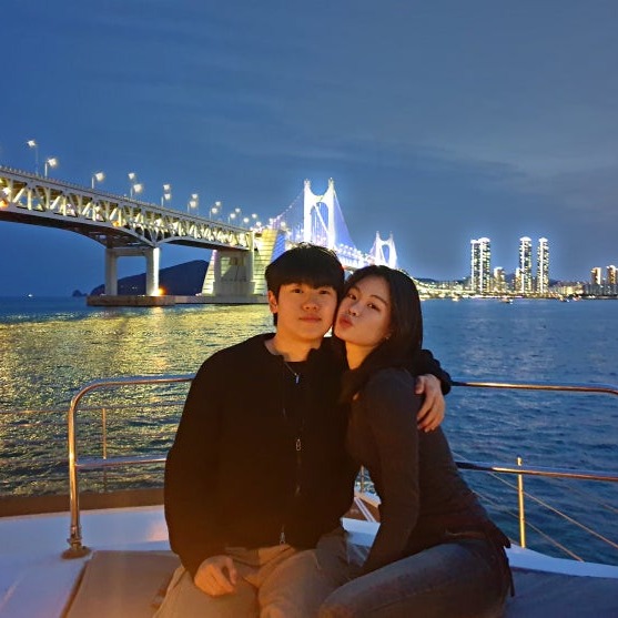 부산 선셋 요트투어 해질녘 노을 감상 연인 데이트 코스